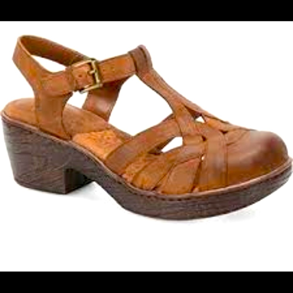 BNNU b.o.c Women’s Persi Leather Closed Toe Sandal Size 8